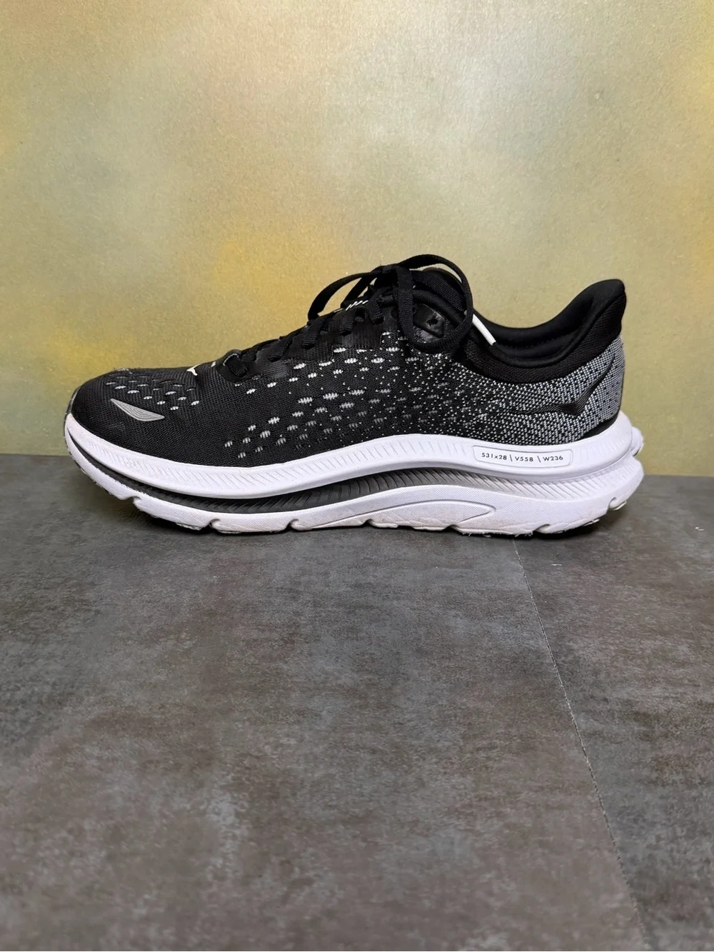 Hoka One One Kawana Women's Black/White Running Shoes Size 8.5B